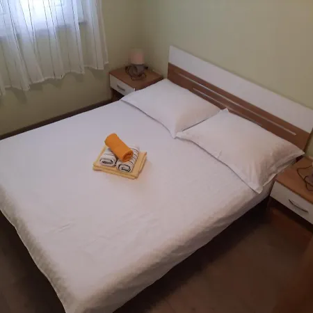 Pavelic Apartment *